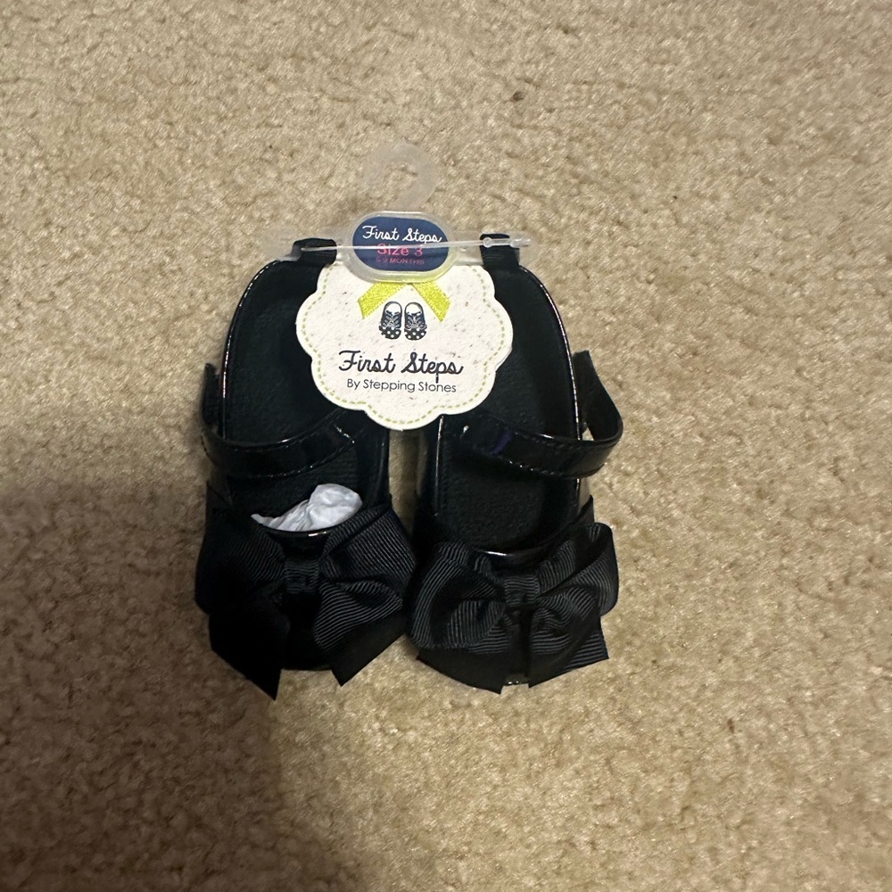black baby flats​